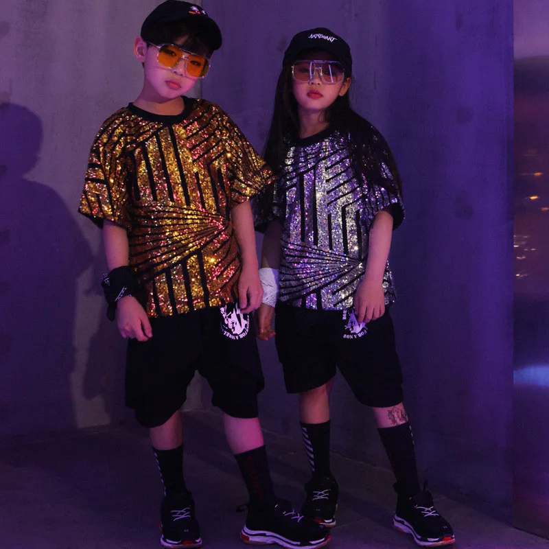 

Модная танцевальная одежда для детей, хлопковая футболка с коротким рукавом и блестками, комплект с шортами, Детская футболка для мальчиков...