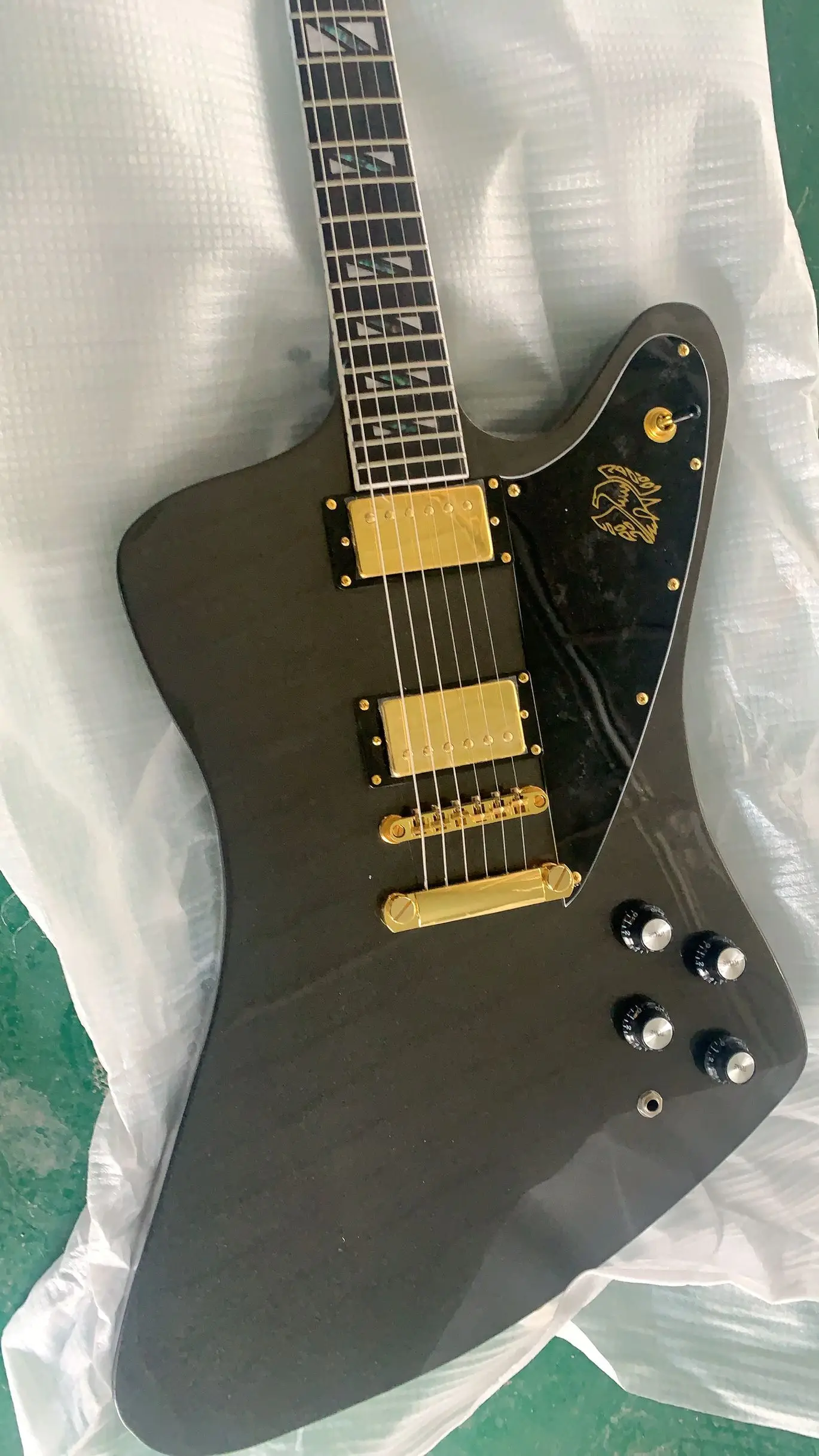 Новое поступление изготовленная на заказ электрическая гитара Firebird лучшего