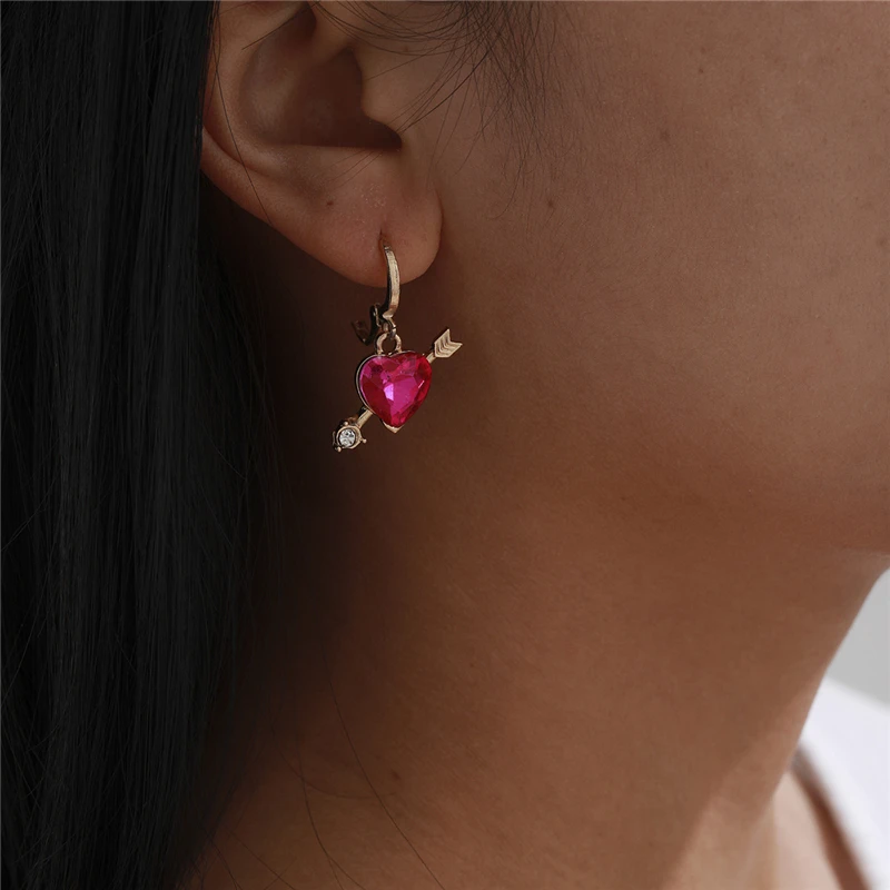 

2020 new girls fashion temperament micro-inlaid butterfly heart-shaped earrings 5 sets of creative personality multi-element rhi