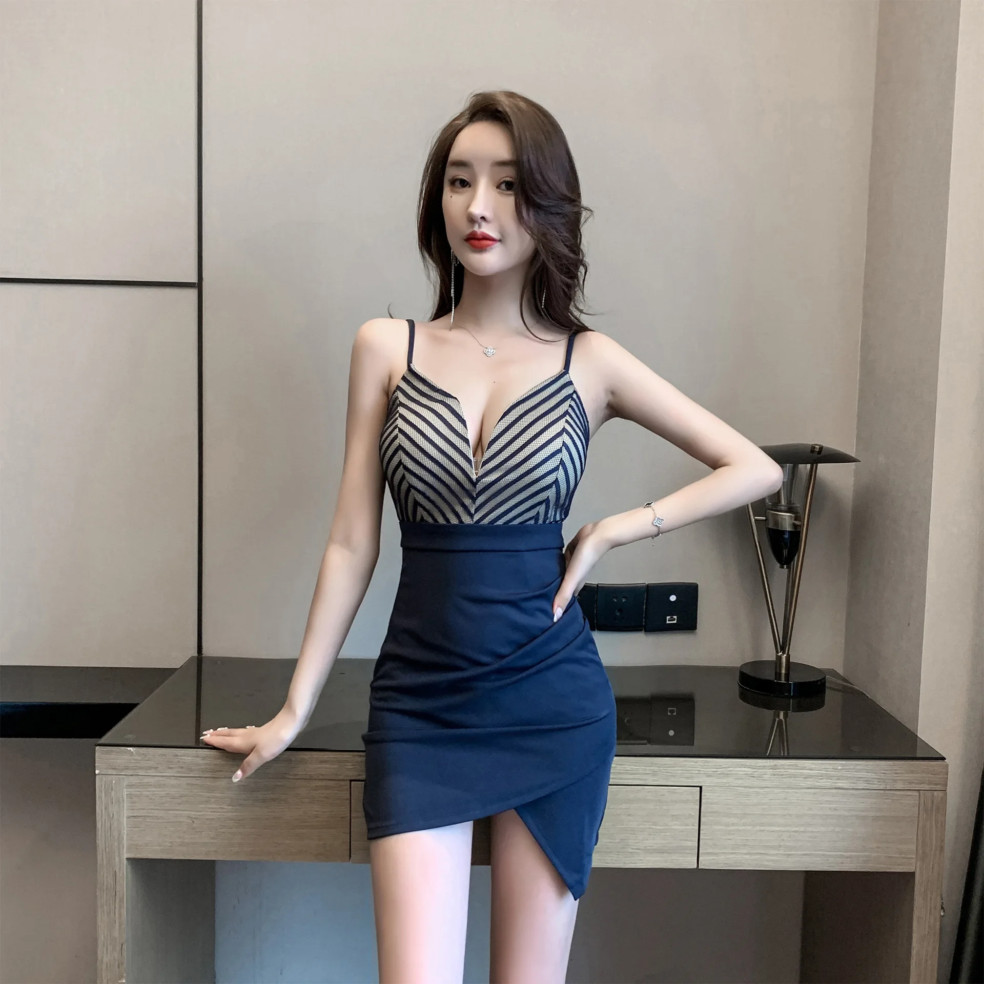 

2021 new women's nightclub temperament suspender bag hip low cut slim bottom sexy dress Sheath Office Lady