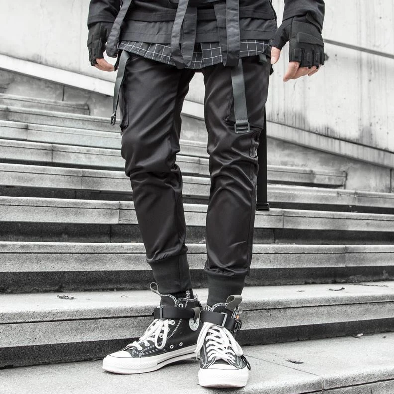 Брюки-карго в стиле Харадзюку черные шаровары с карманами и лентами спортивные