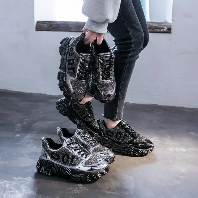 Женские кроссовки на платформе красные черные или белые прогулочные туфли