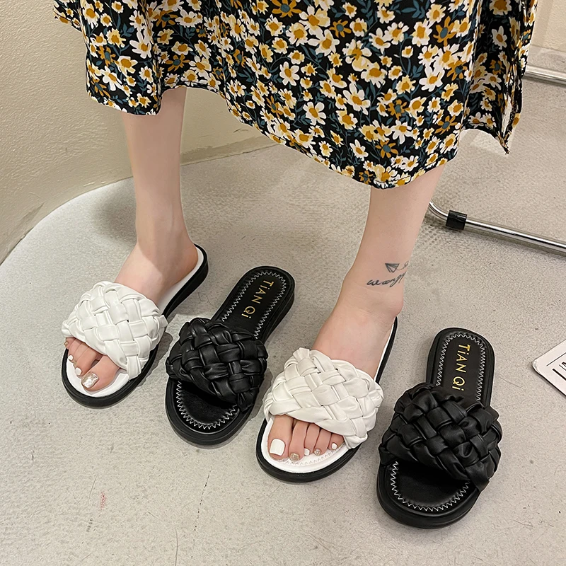 

Low Flat Shoes Female Woman's Slippers Luxury Slides 2021 Designer Beach Rome Basic PU Rubber Shoes Woman 2021 Slippers Casual S