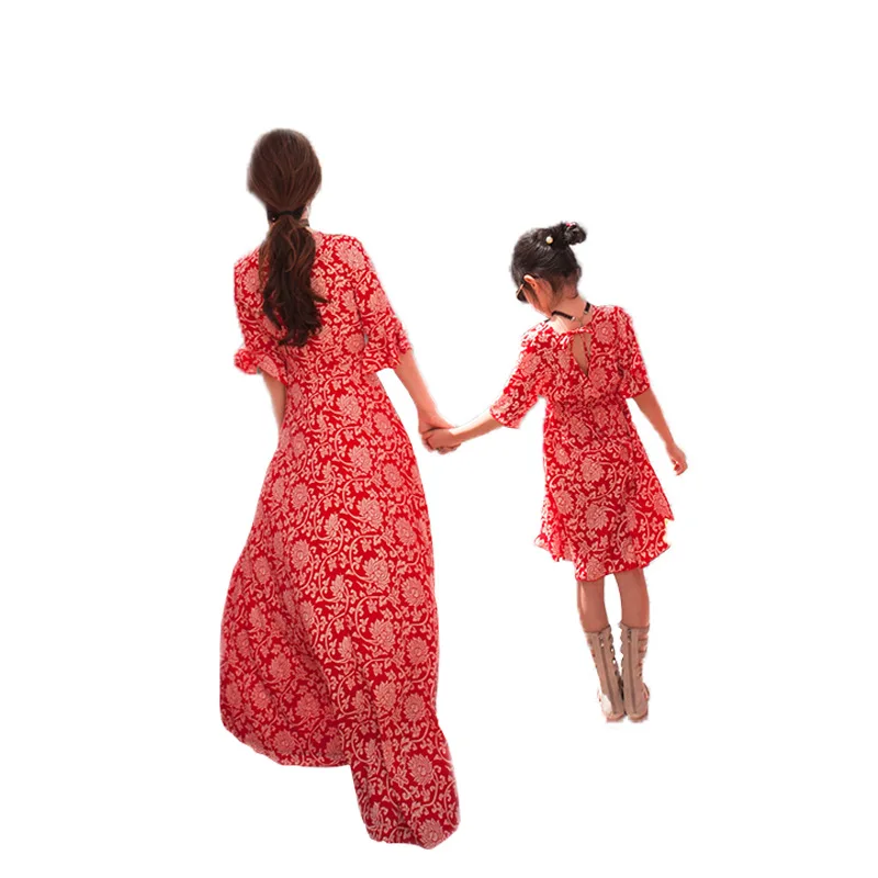 2020 летнее пляжное платье для мамы и дочки длинное стильное семейные одинаковые