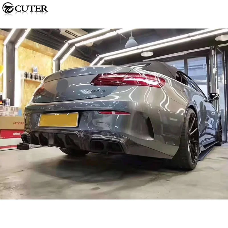 Задний диффузор W238 e Coupe из углеродного волокна со светодиодной подсветкой