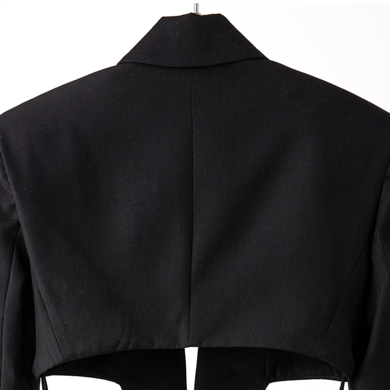 

[EAM] Women Hollow Out Black Blazer New Notched Collar Long Sleeve Loose Fit Jacket Fashion Tide Spring Autumn 2021 1DD3856