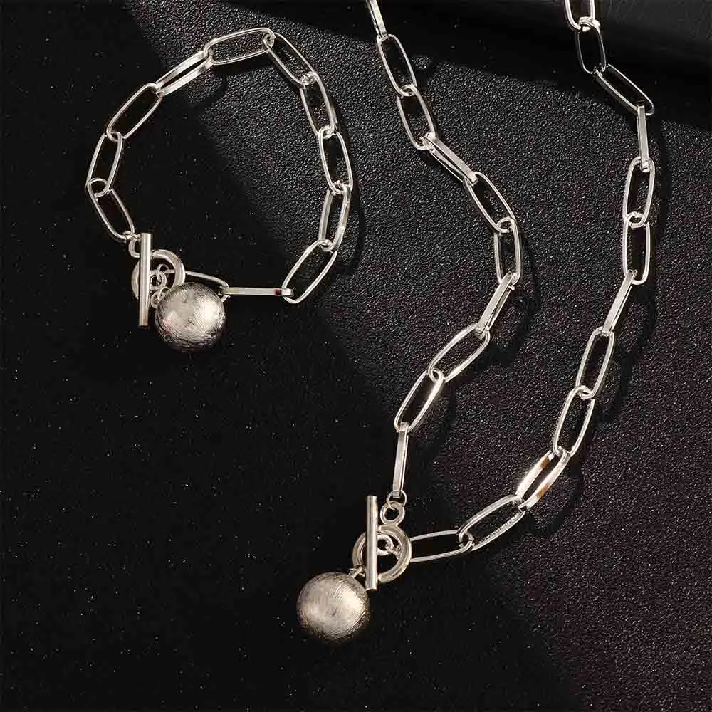 

1PC Metal Ball Necklace Female Clavicle Chain Chain Personality Sweater Chain Neck Jewelry Ladies Party Jewelry Gift