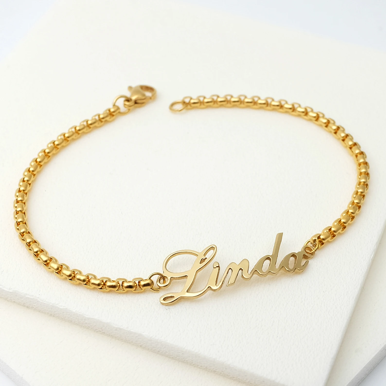 

Именной браслет с индивидуальным наименованием, именной браслет с табличкой, женское название на заказ