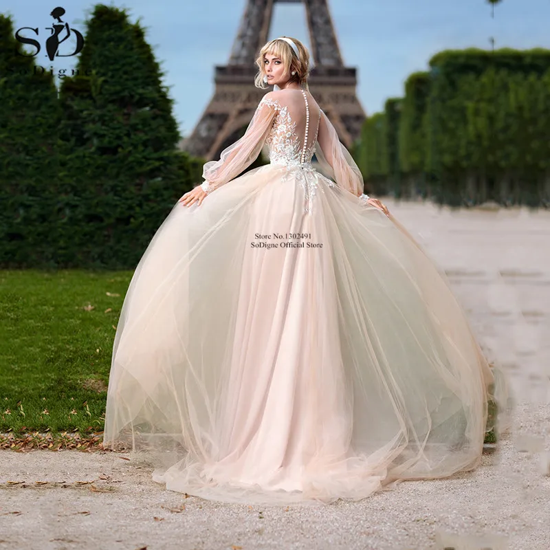 Свадебное платье цвета шампанского с длинным рукавом иллюзией на спине а-силуэт