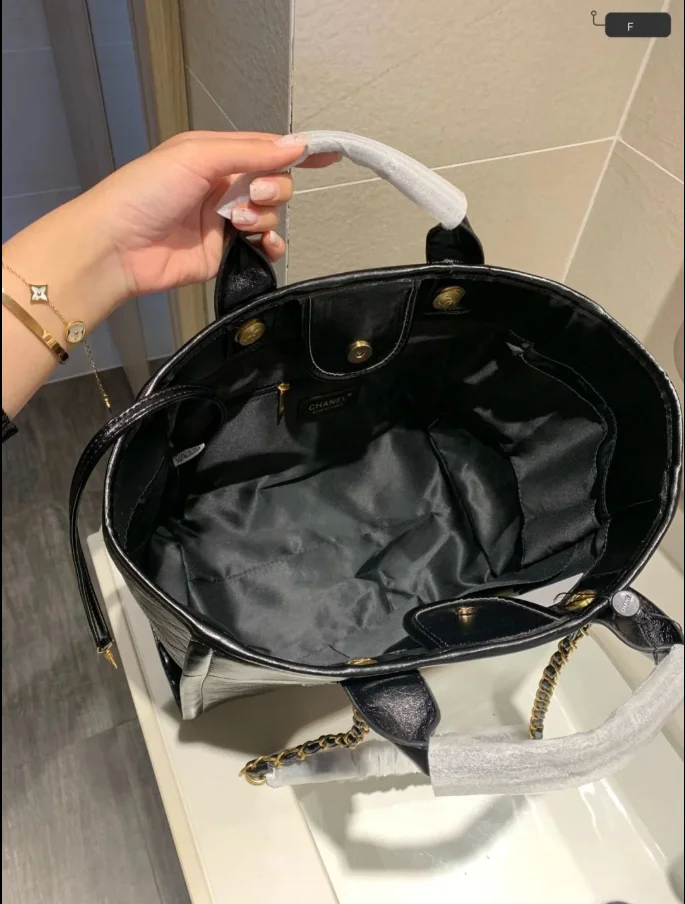 

2021 Luxury Brand Designer High Quality Black Tote Bag Women Large Capaity Shoulder Top-Handle Bag Female England Shopping Bag