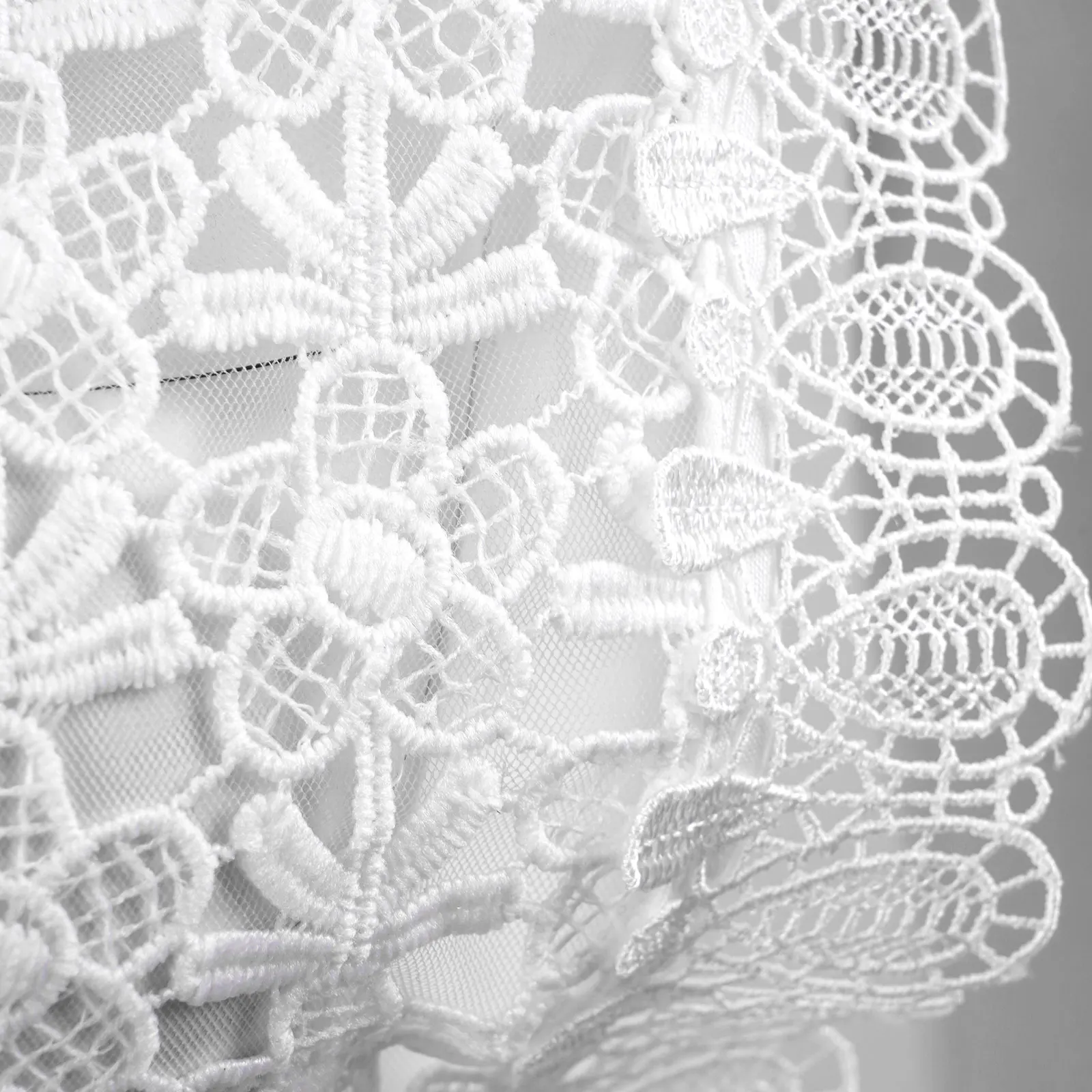 

Korean Embroidered Floral Fake Collar Hollow Out Lace False Shirt Collar Detachable Sleeveless Faux Dickey Collar Fake Neckline