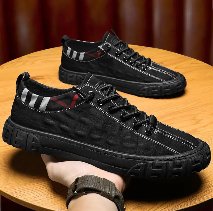 

Men's Fashion Black Comfortable Canvas Sneakers New Arrivals Vulcanize Shoes Men Outdoor Trainers Casual Shoes