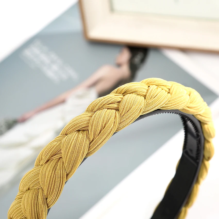 LEVAO Elegant Twist Braid Headbands Toothed Anti-slip Fabric Hairbands Girls Stylish Hair Ornament Solid Women Headdress |