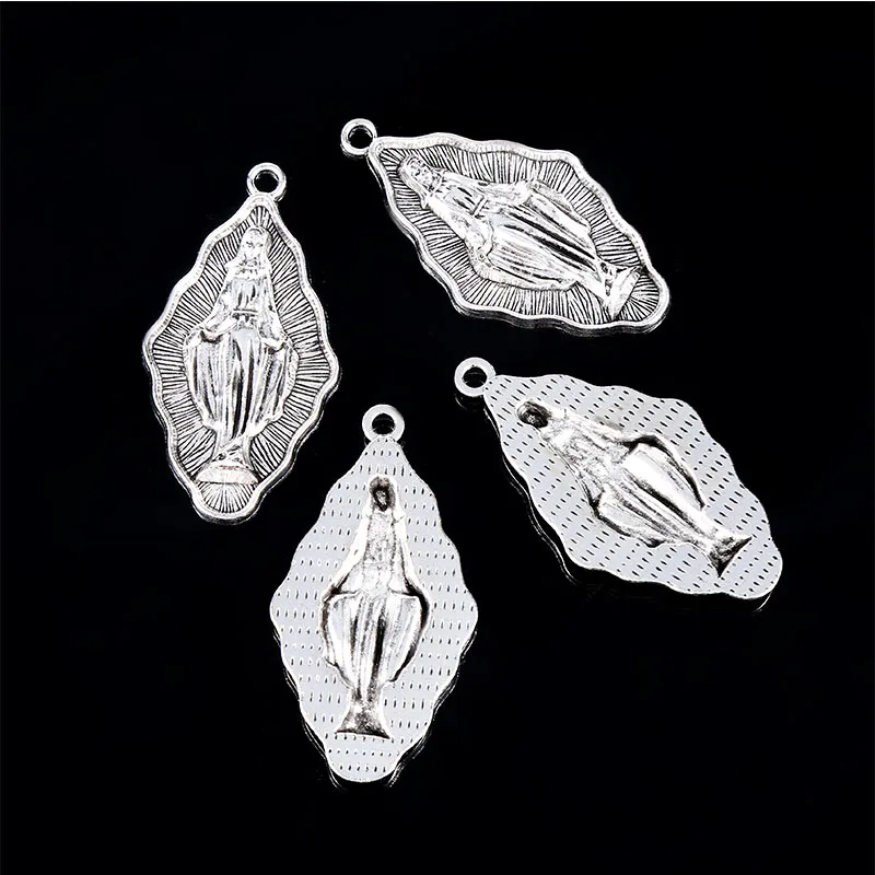 Большой посеребренный кулон в виде Дня святой католической Девы Марии и Иисуса |