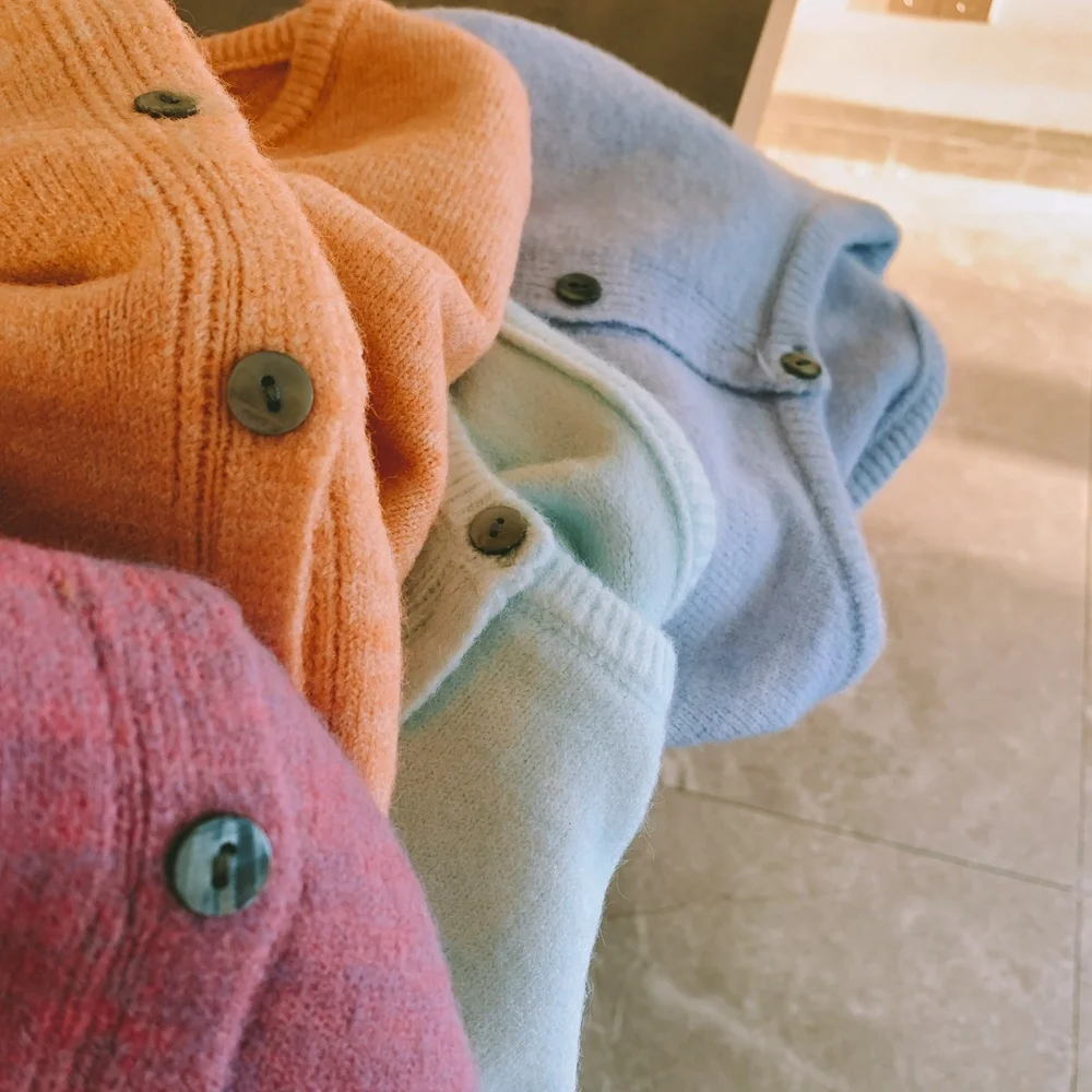 Утолщенный вязаный кардиган Jum с цветами и узором из ракушек фиолетового лайма