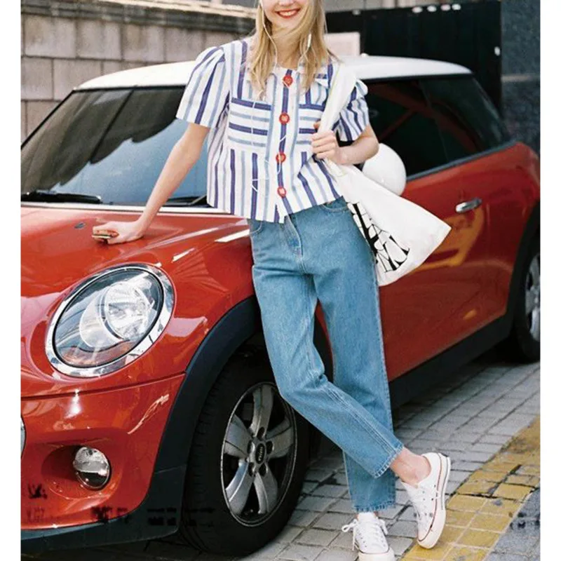 

DEAT Women Blue Striped Patchwork Lace Blouse New Turn-down Collar Short Sleeve Loose Shirt Fashion Spring Autumn 2021 7E1282