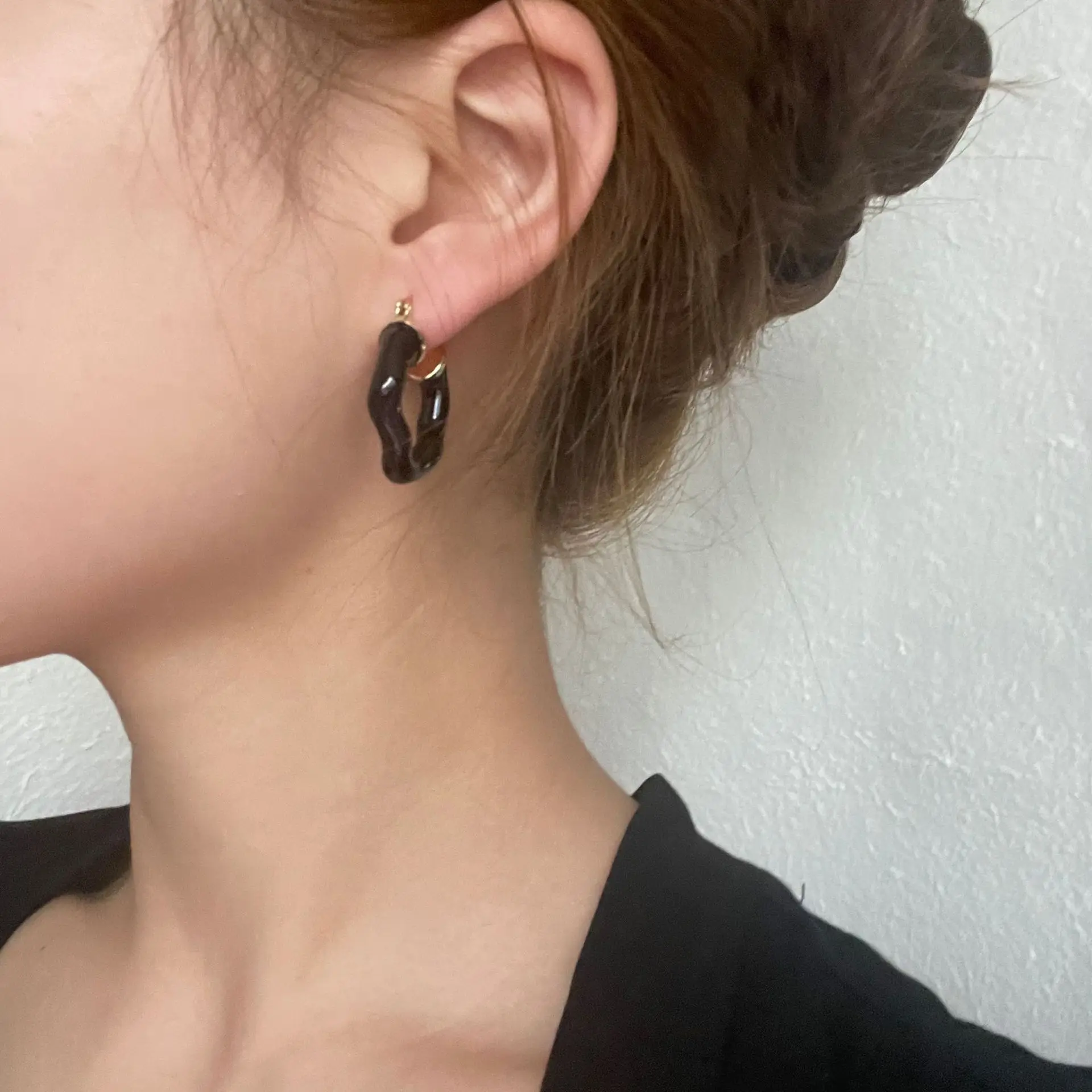 

Lisa Same Style 2021 New Trendy Women 's Summer Air Ring Design Sense Drip Glaze Light Luxury Drop Earrings