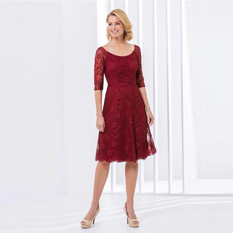 

High Fashion Short Red Lace Scoop Neckline Mother of the Bride Dresses Knee Length Wedding Guest Gowns Three Quarter Sleeves