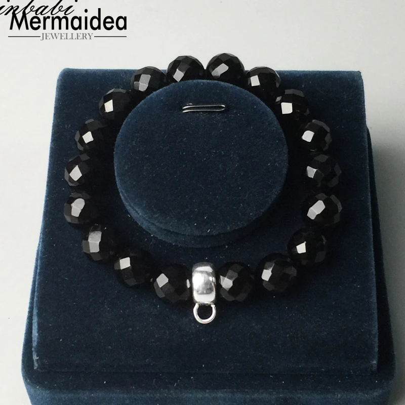 Женский посеребренный браслет с черным камнем|Браслеты шармами| |