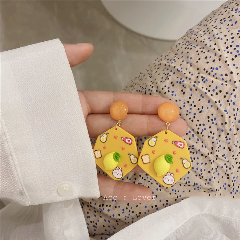 

Origin Summer Arcylic Rabbit Carrot Lemon Dangle Earring for Women Textured Irregular Geometric Yellow Fruit Earring Jewelry