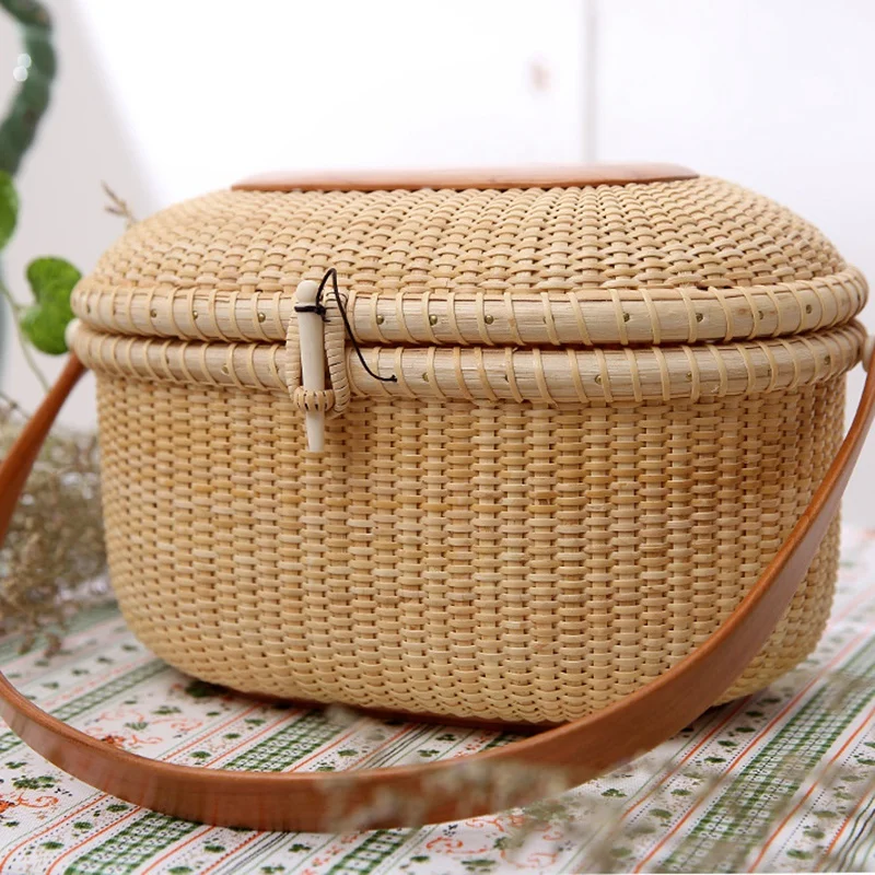 

Wicker Willow Picnic Basket Shopping Vintage Basket with Lid and for Camping for Shopping