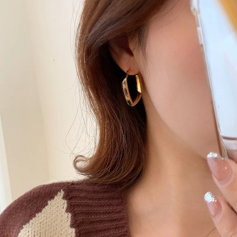 

S925 needle Personality Delicate Design Metal Earrings golden Trendy Jewelry Exaggerate Hot Selling Earrings For Women