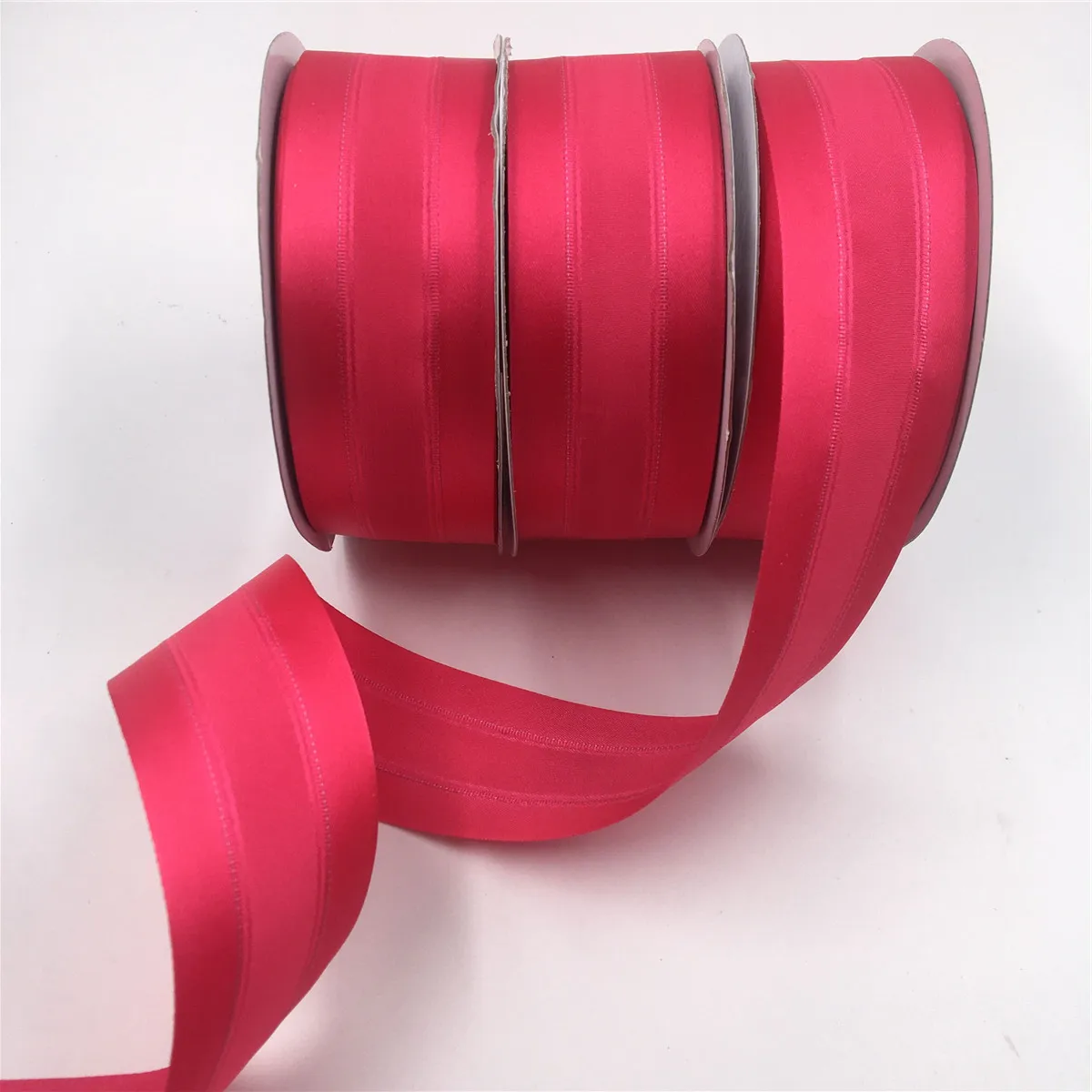 38 мм 25 ярдов с проводным краем Рождественская атласная лента для праздничного