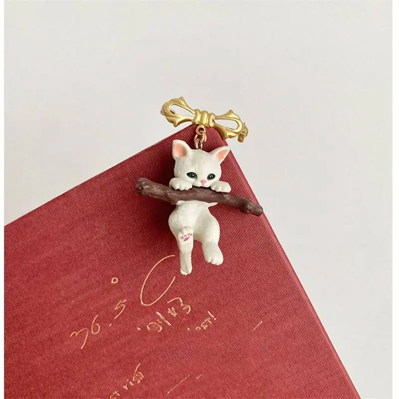 

Naughty Cat With Branch Play Clothes Pin Cute Animal Cat Brooch Unisex Party Christmas Gift