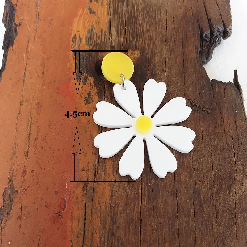 

DM Fashion Small Daisy Earring Handmade Beautiful Women Girl Dangle Accessories Exquisite Flowers Acrylic Boucle D Oreille Femme