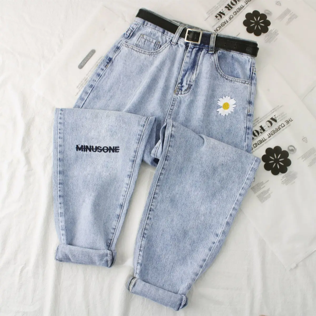 

Daisy Embroidery Denim Jean Women High Waist Jeans Plus Size Denim Harem Trousers Mujer Vintage Casual Jeans Straight Women Pant