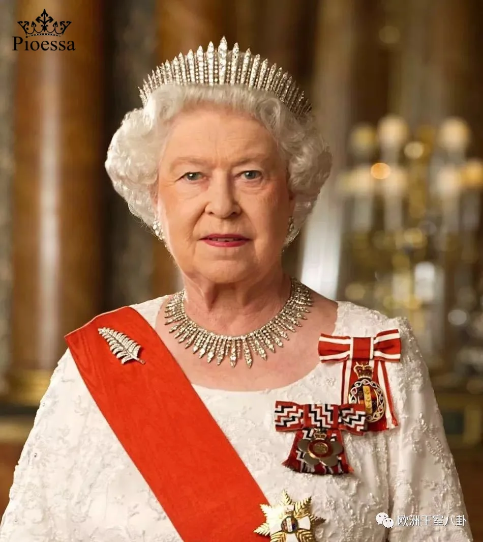 Pioessa Queen of England Royal Retro Queen Mary Delicate Crown Bride Wedding Headdress Shiny Zircon Crown