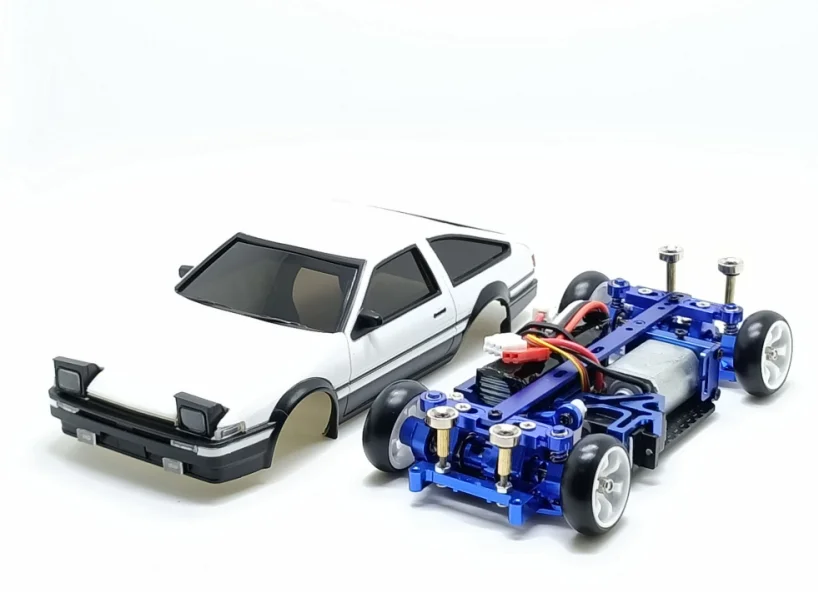 MINI Q8 1/28 RC Mini Drift Racing четырехколесный привод передний и задний дистанционное