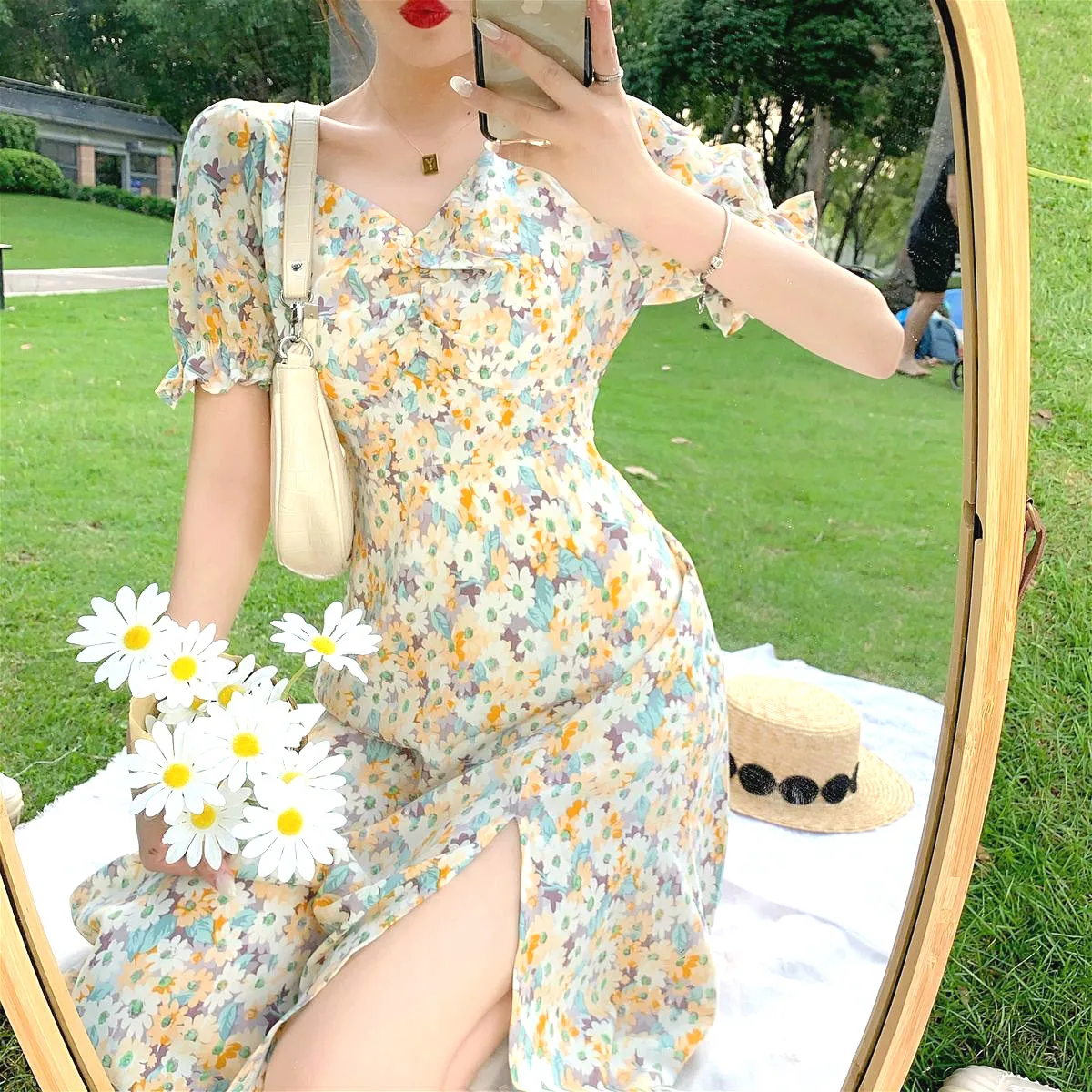 

French Elegant Dress Women Slim 2020 Summer V-Neck Casual Short Puff Sleeve Chic Fairy Floral One-piece Dress Korean Style Chic