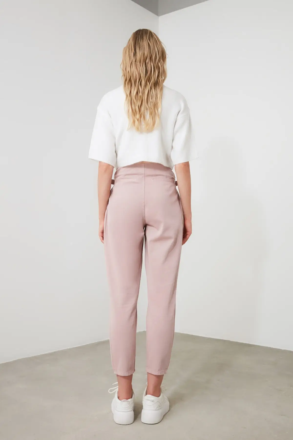 

Trendyol Arch High Bel Mom Jeans TWOAW21JE0098