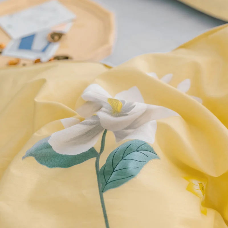 Комплект постельного белья из 4 предметов пододеяльник с белыми желтыми цветами
