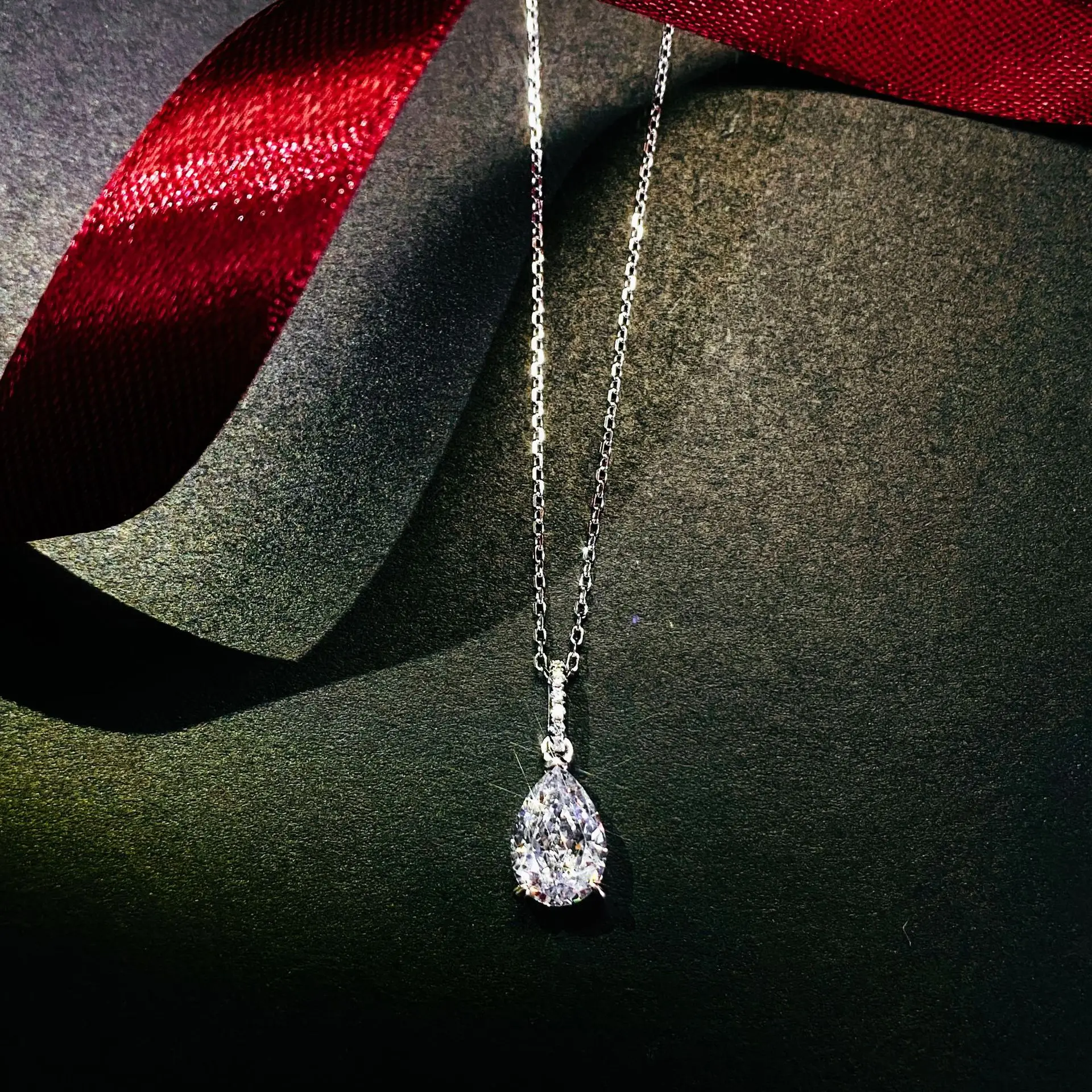 

Wong Rain 100% 925 Sterling Silver Pear Cut Created Moissanite Gemstone Wedding Engagement Pendant Necklace Fine Jewelry Gift