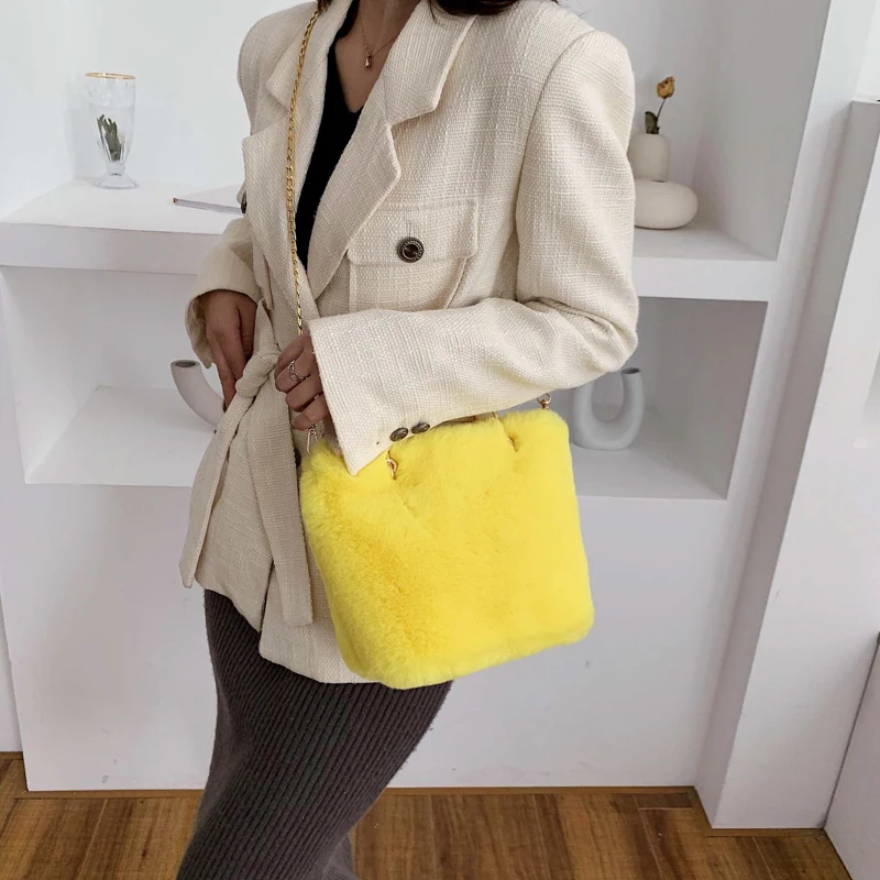 

2021 ladies luxury faux fur handbag wool shoulder bag fashion chain flip messenger bag handbag waist bag new fashion lady bag