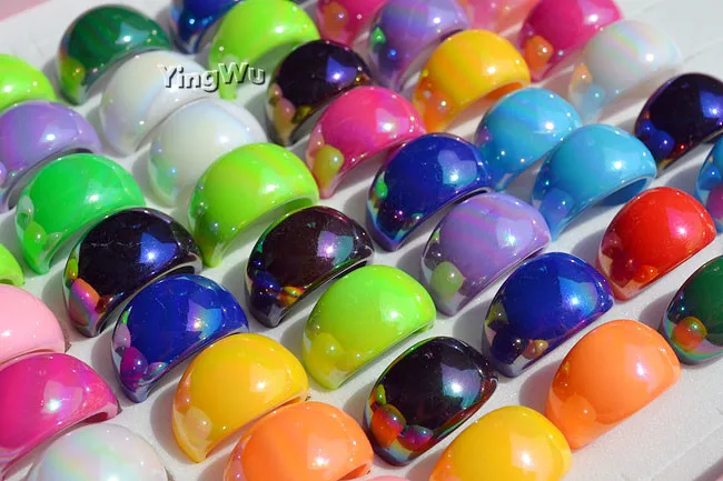 

Yingwu 50 шт./лот, красочное кольцо из смолы, классический дизайн, пластиковые модные кольца для мужчин и женщин, кольцо на палец, ювелирные издел...