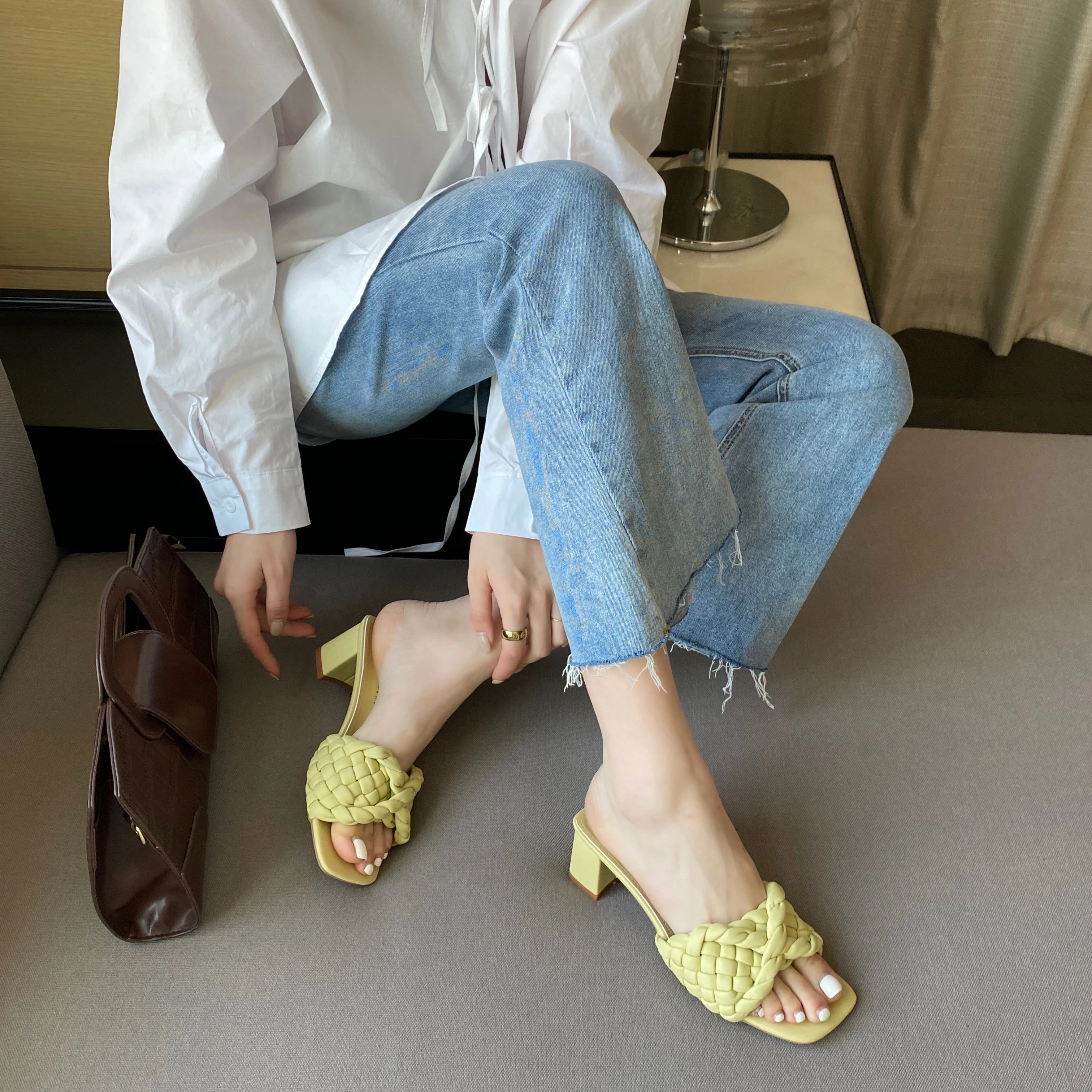 

2021 Summer Women Slippers Weave Design Sandals Slides Thick High Heels Gladiator Mules Shoes Woman Party Pumps Shoes Size 35-39