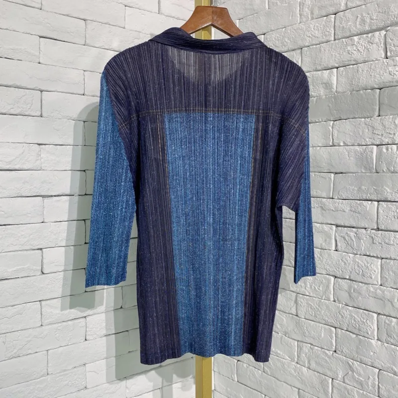 

LANMREM Autumn Denim Color Pleated Shirt For Women Lapel Single Breasted Three Quarter Sleeve Casual Top 2021 New Arrival 2T1100