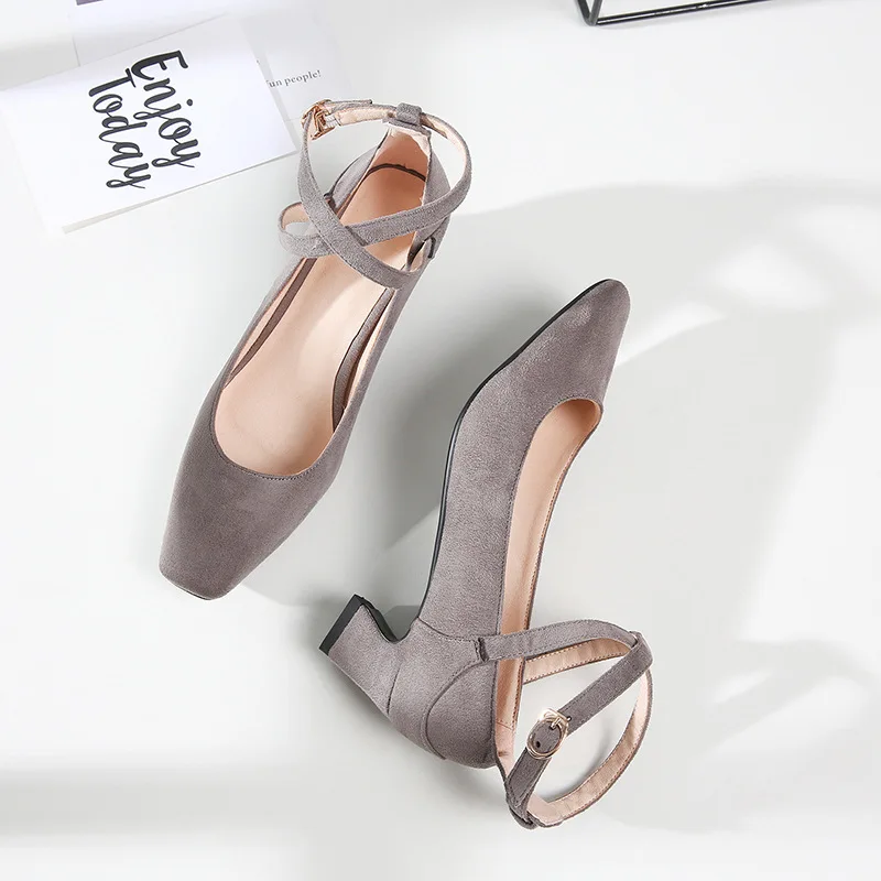grey Женские вечерние туфли-лодочки на высоком каблуке в стиле ретро zapatos mujer на среднем каблуке с квадратным носком дизайнерская стильная обувь с пряжкой размера плюс 43, 42, 3 красного, розового цвета - Цвет: grey