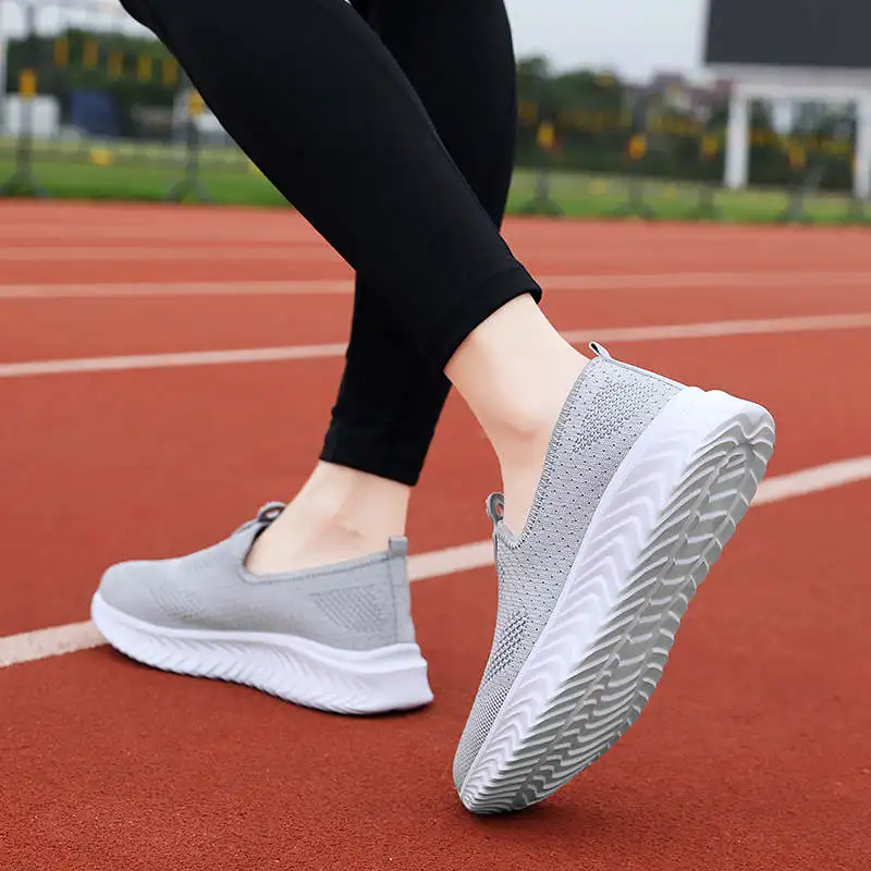 

Кроссовки женские спортивные без шнуровки, летняя спортивная обувь для бега с большой подошвой, кроссовки для треккинга, черные