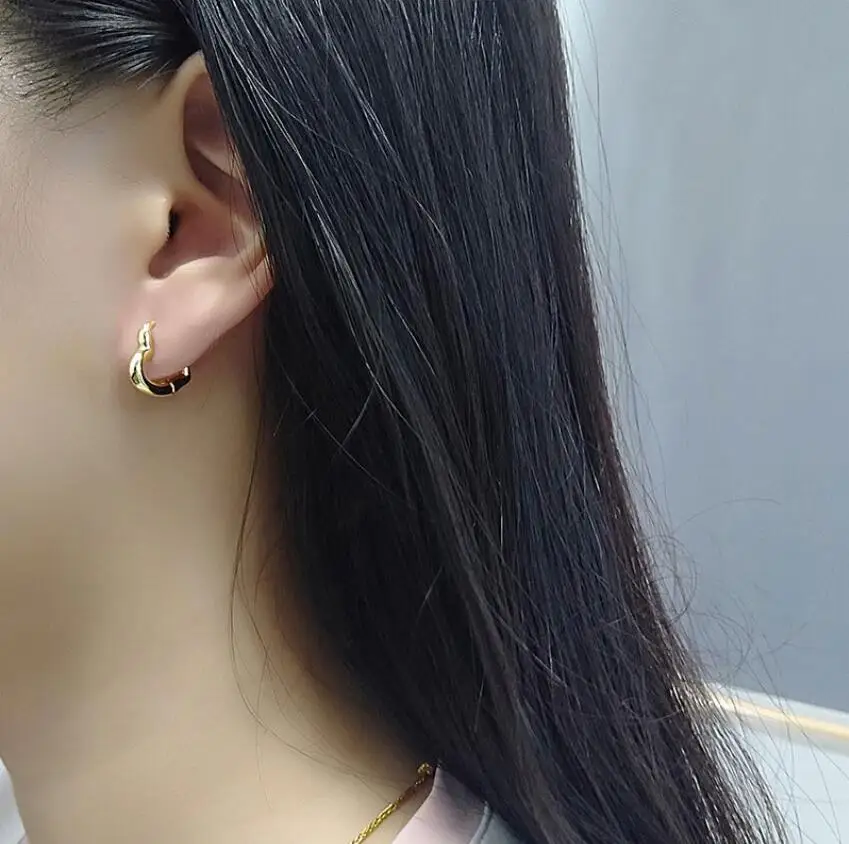 

2020 Trends New Heart Shape Geometric Unusual Earrings Gold Metal Ladies Earrings Girls Party Jewelry New Year Gift Punching