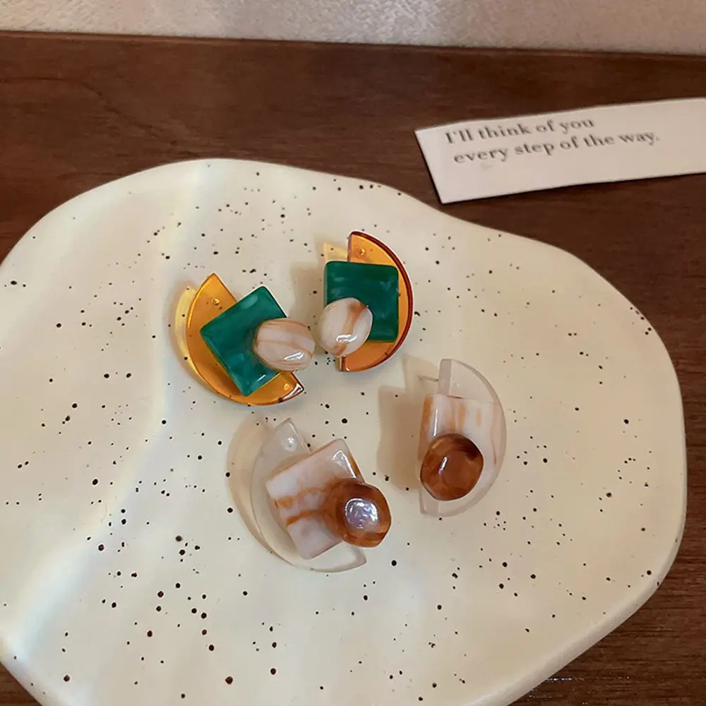 

New Design Individual Contrast Color Acrylic Resin Irregular Geometric Half Round Stud Earrings for Women Party Jewelry