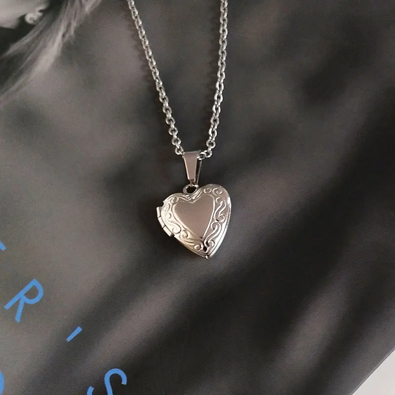 1pc Tiny Engraved Heart Photo Frame Pendant Necklace Love Heart Charms Floating Locket Necklaces Women Girls Memorial Jewelry images - 6