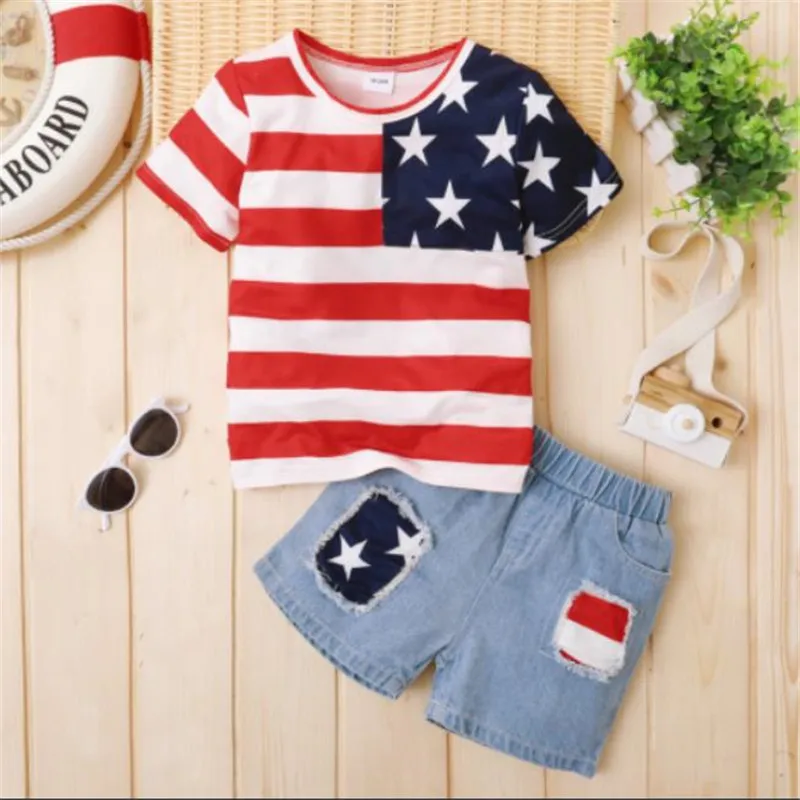 

Комплект одежды для мальчиков 2-7 лет, рубашка в полоску, с коротким рукавом и круглым вырезом, рваные джинсы, одежда на День Независимости