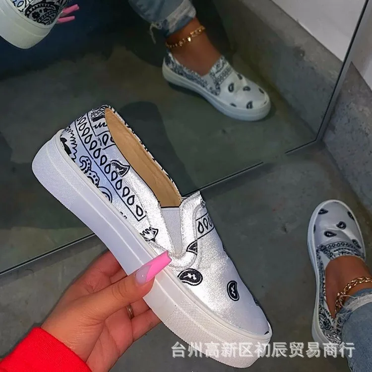 

2021 spring and summer plus size silk single shoes fashion color matching one-legged platform flat round toe casual shoes