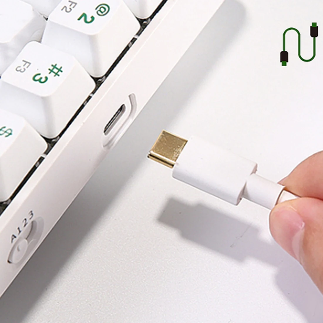 71 Keys PBT Keycaps Wireless 65% Mechanical Gaming Keyboard Compact Bluetooth Keyboard For Windows /Mac / Andoid - White Green