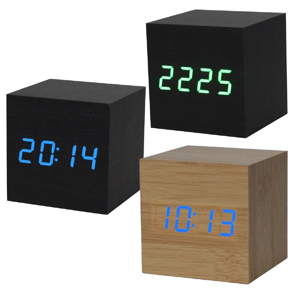 

New Alarm clock / digital clock Wooden table with a USB port, works with AAA batteries Black / blue