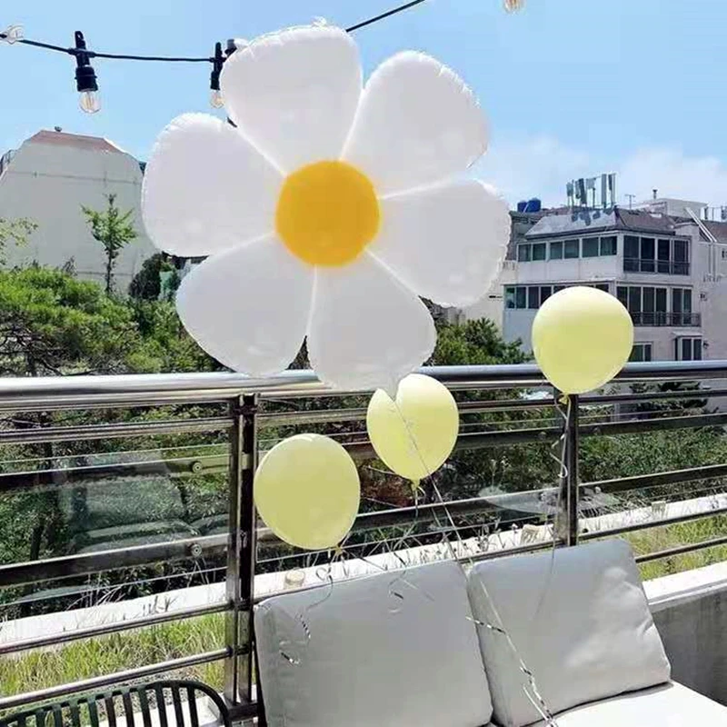 Шарики из алюминиевой пленки с белыми смайликами в виде маргариток Детские